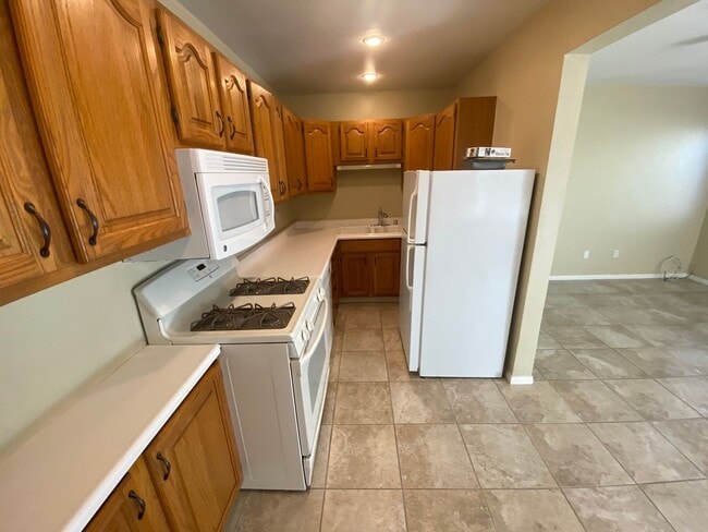 Building Photo - kl303r