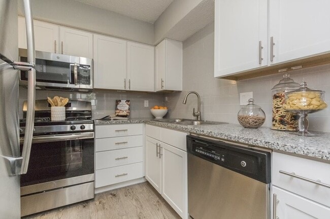 Building Photo - Z - 11 Eleven