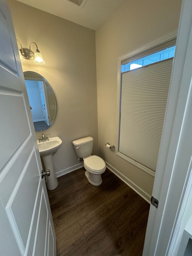 Building Photo - Rental - LIKE NEW!!!!  Absolutely Beautifu...