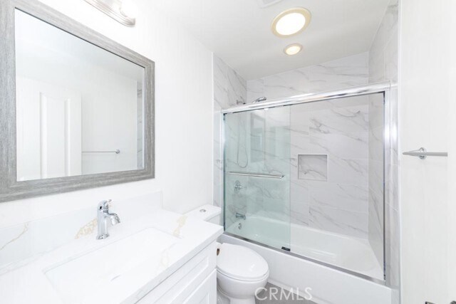 Building Photo - 72 Chantilly