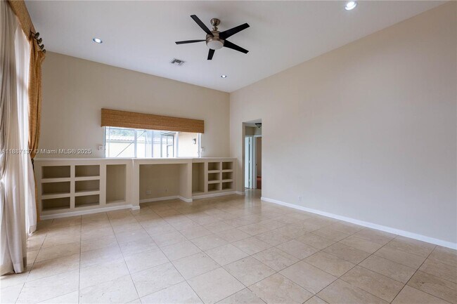 Building Photo - 18520 SW 39th Ct