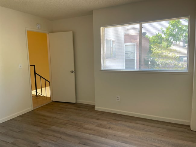 Building Photo - 325 Standiford Ave