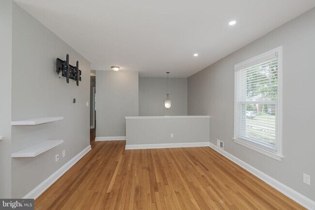 Building Photo - 5002 Talbois Pl