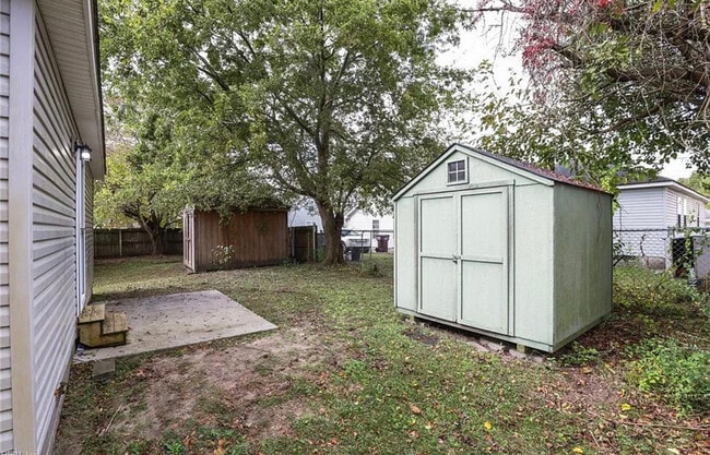 Building Photo - 311 Diamond Ave