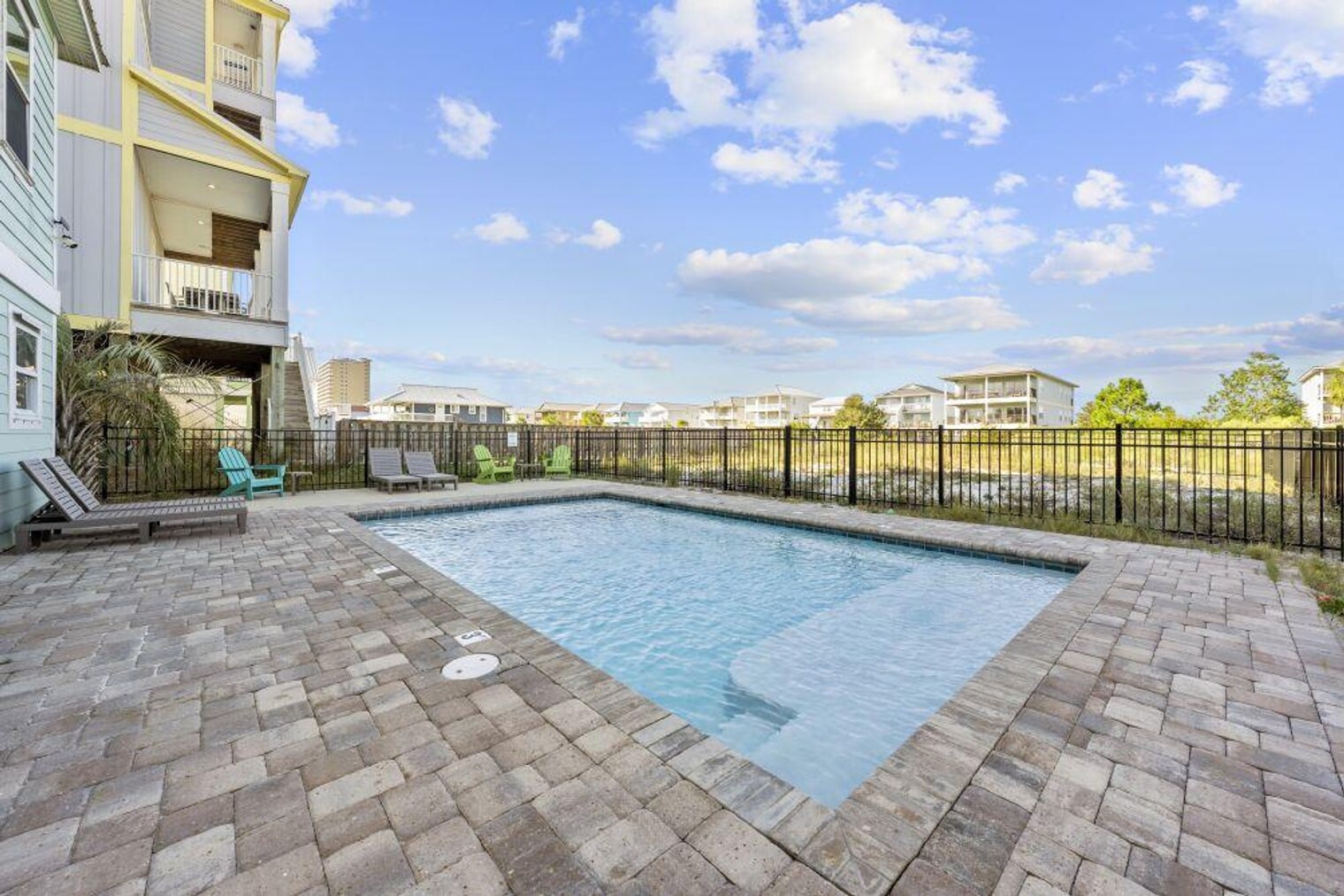 Building Photo - 1412 W Beach Blvd