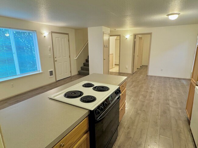 Building Photo - ROMAA01