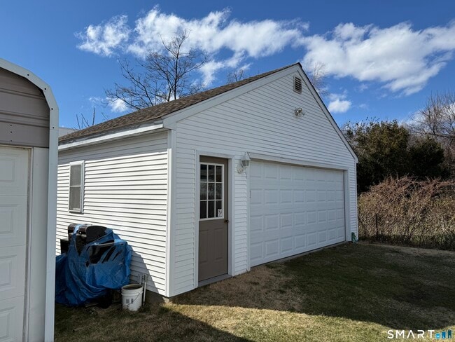 Building Photo - 35 Early Ave