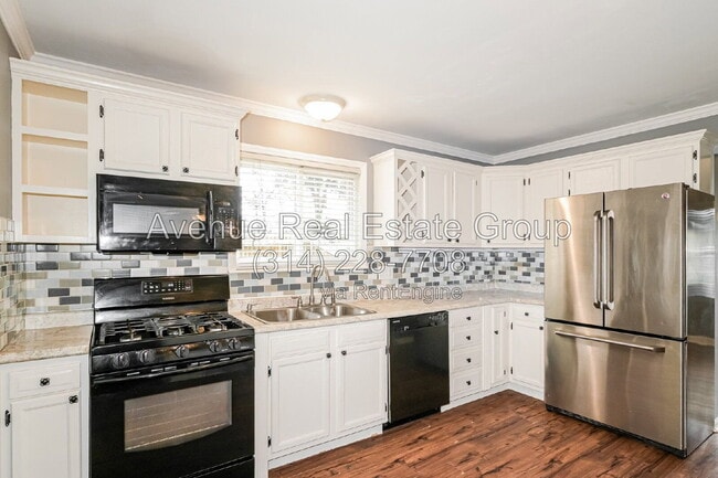 Building Photo - 705 Wickerleigh Terrace