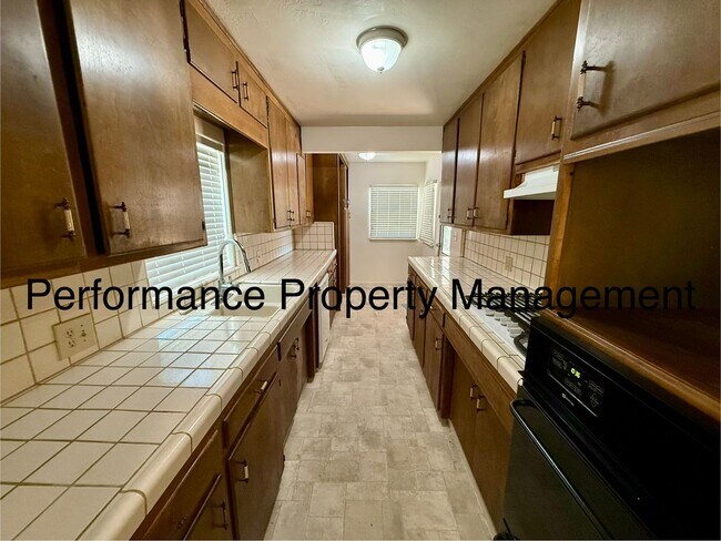 Building Photo - Cute 3 Bed/1 Bath N Bakersfield Home w/ Solar, RBP & $0 Deposit Option
