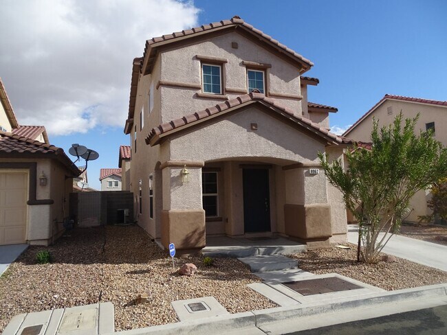 Building Photo - 3 Bed Southwest Home Convenient To The Durango Station Casino