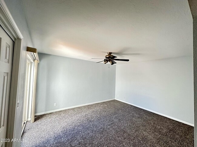 Building Photo - 821 E Orange Dr