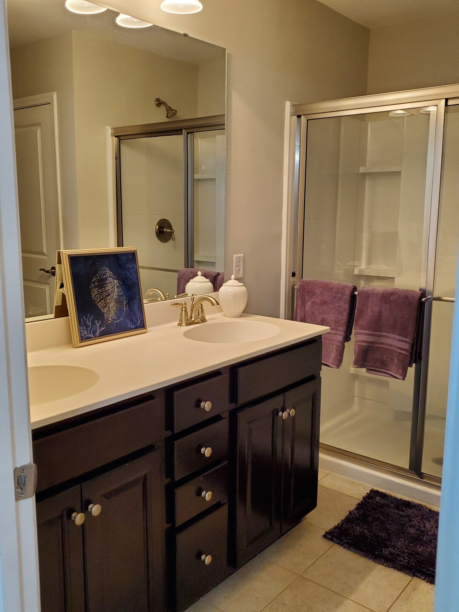 Upstairs master bathroom - 1107 Bennington Dr