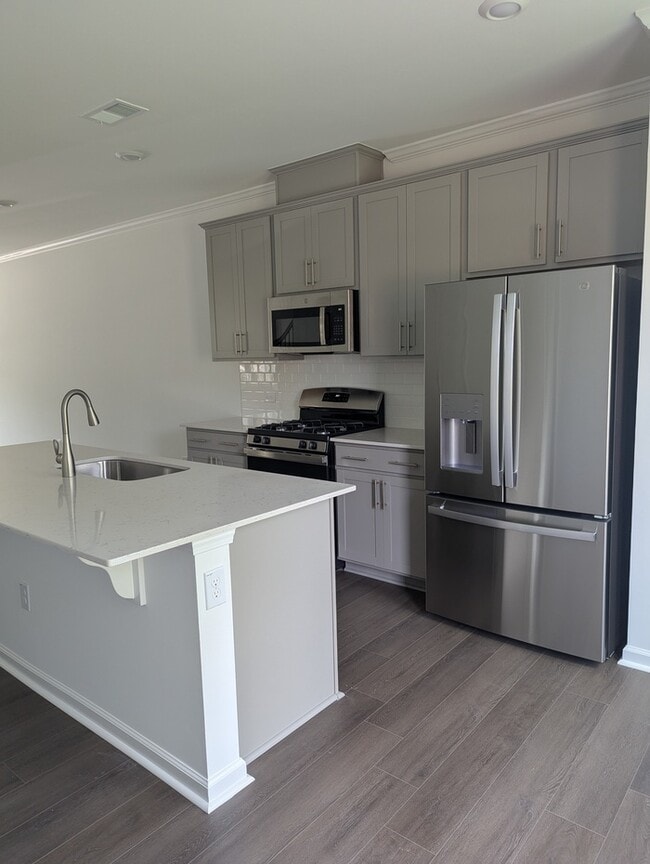 Building Photo - 677 Mirkwood Ave