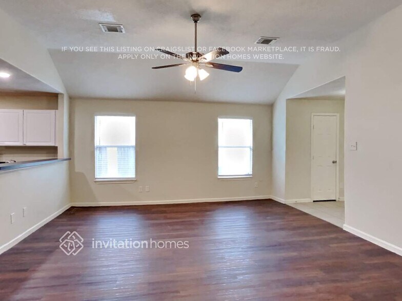 Building Photo - 8563 Chaletford Dr