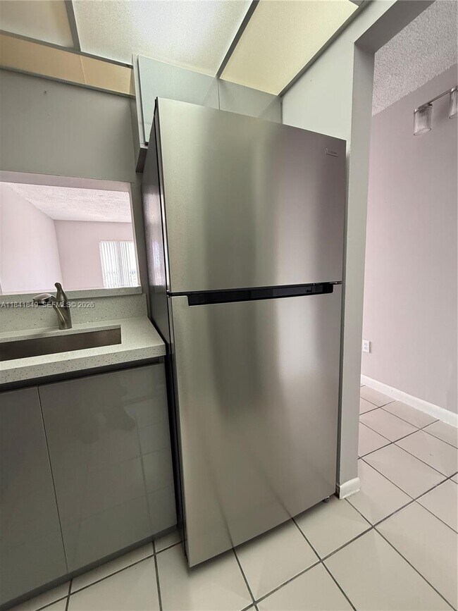 Building Photo - 6820 W Flagler St