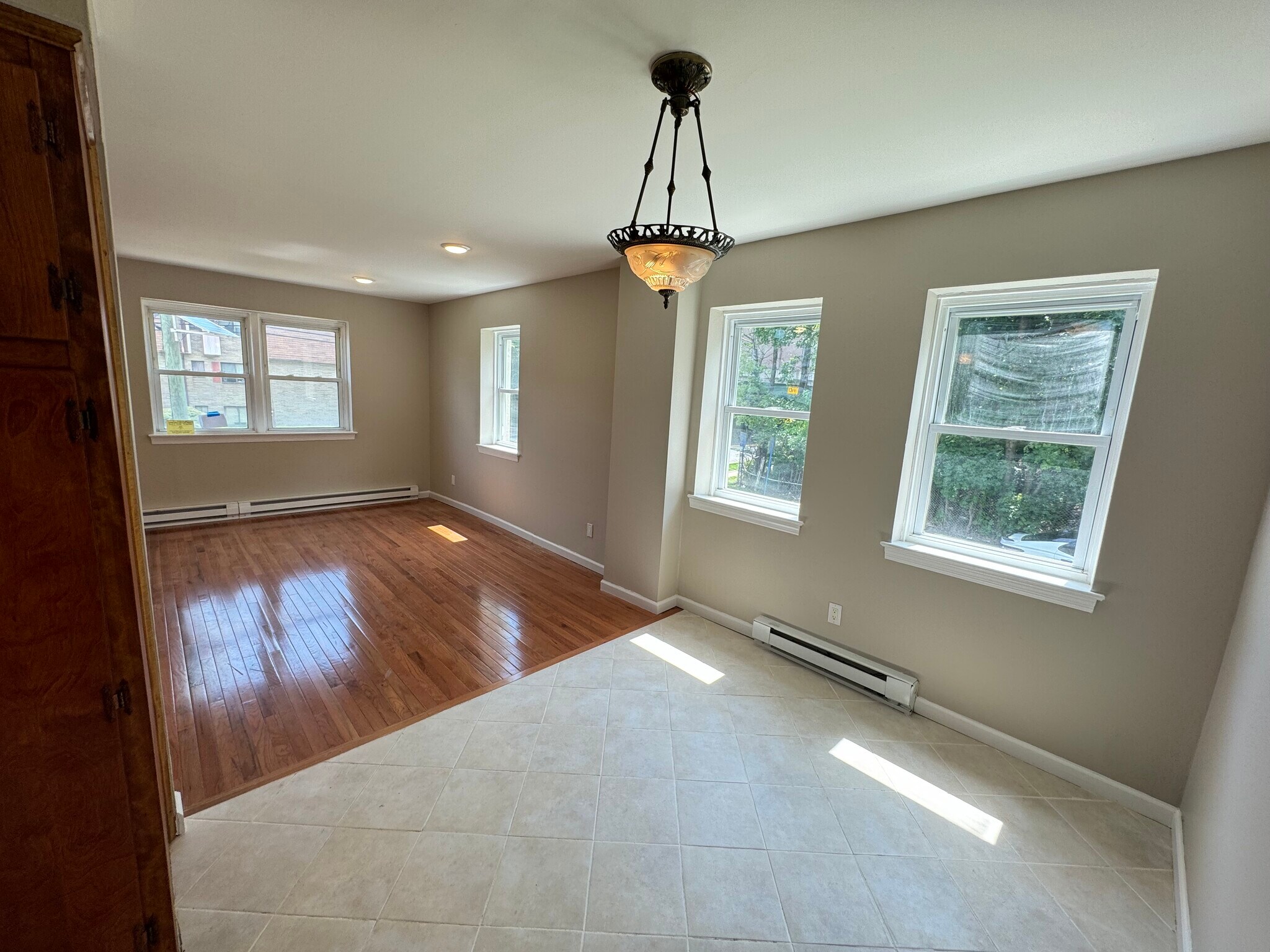 Building Photo - 345 Hudson St