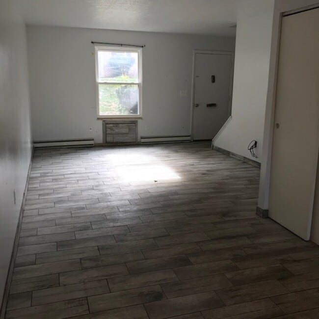 Building Photo - 705 Bunker Hill Rd