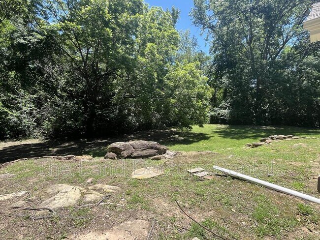 Building Photo - 412 S Country Club Road