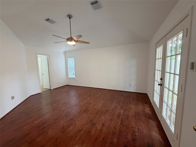 Building Photo - 2819 Russett Pl W