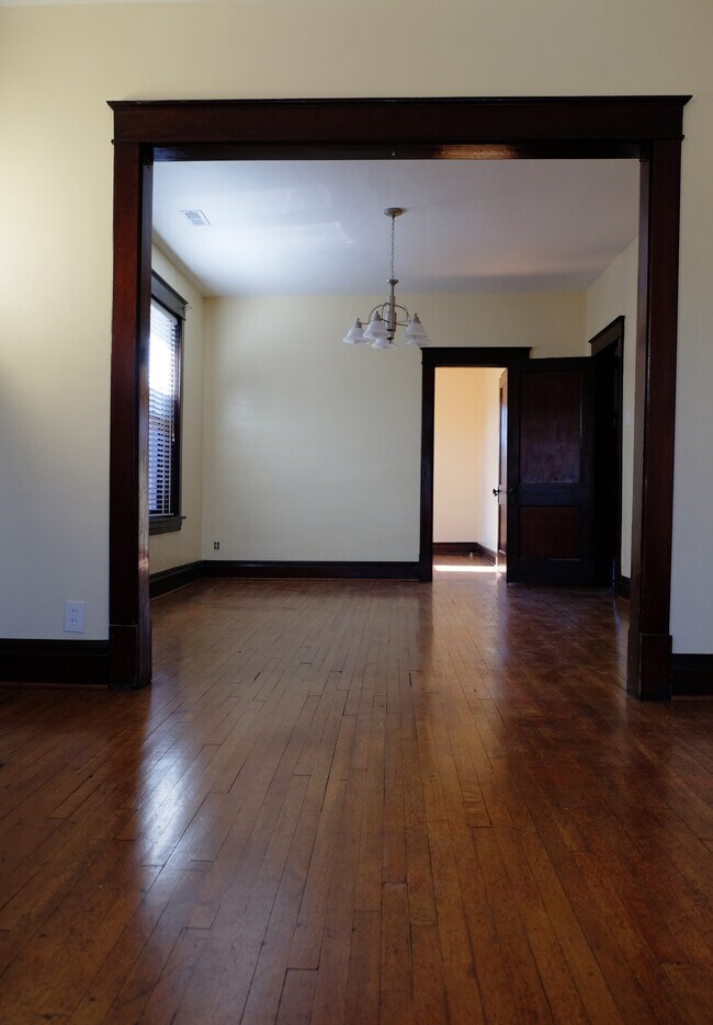 Living room facing dining room - 1905 Forest Ave