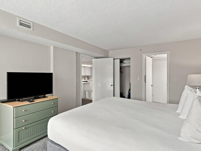 Building Photo - 1040 US-98
