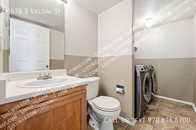 Building Photo - 5578 S Valdai St