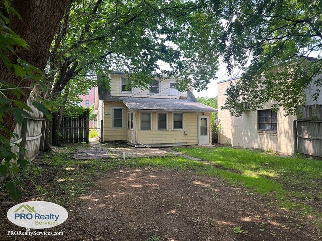 Building Photo - 3 Bedroom Home in South Minneapolis