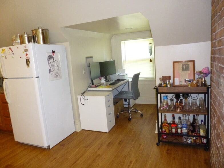Kitchen - 920 Maryland Ave