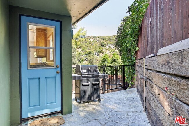 Building Photo - 21549 Summit Trail