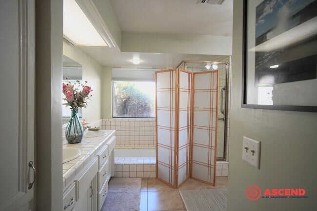 Building Photo - FULLY FURNISHED, Beautiful Home Located In...