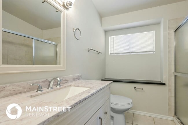 Building Photo - 1611 E Villa Maria Dr