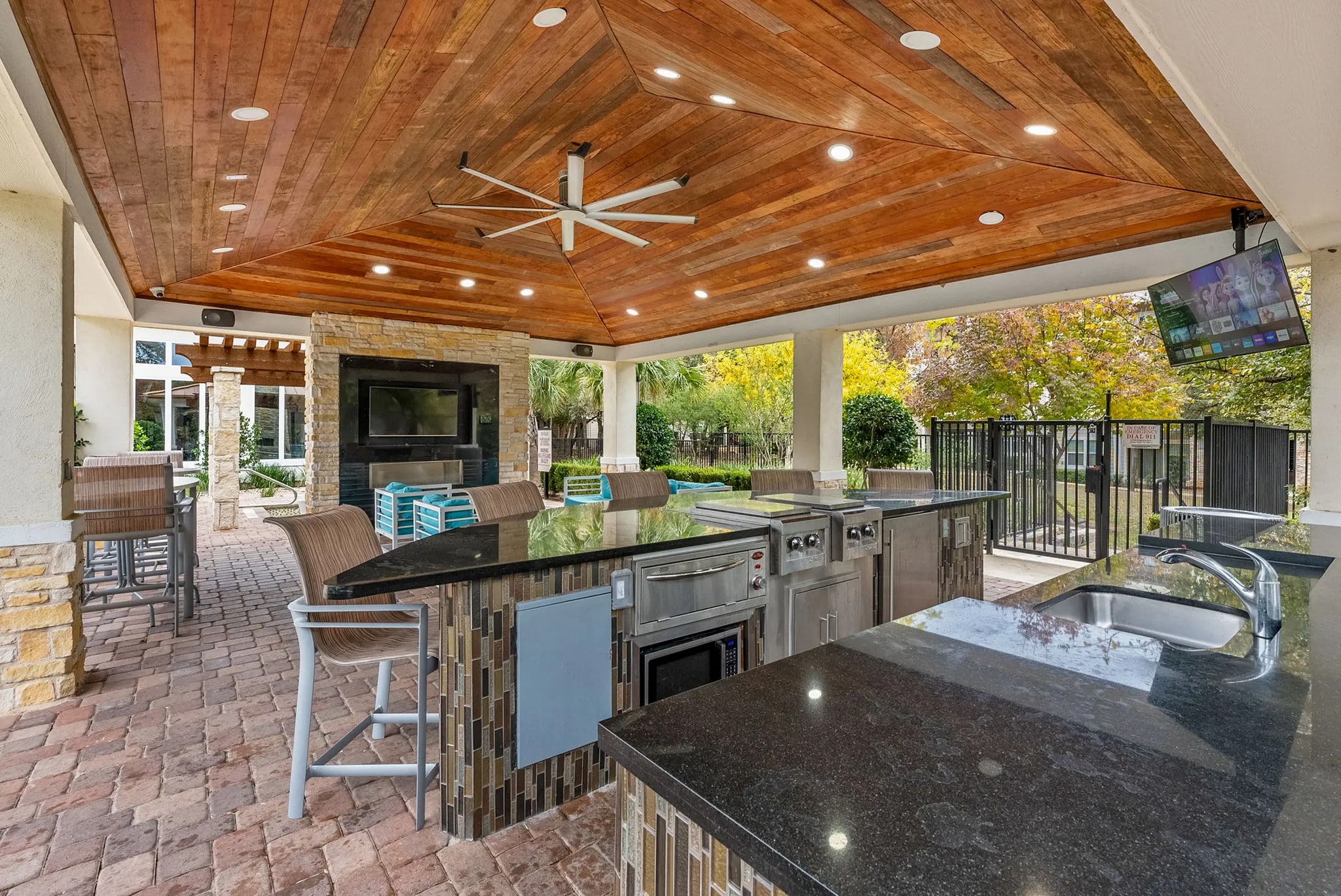 Building Photo - 12700 Ridgeline Blvd