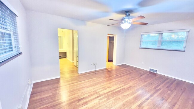 Building Photo - 5209 Walnut Grove Rd