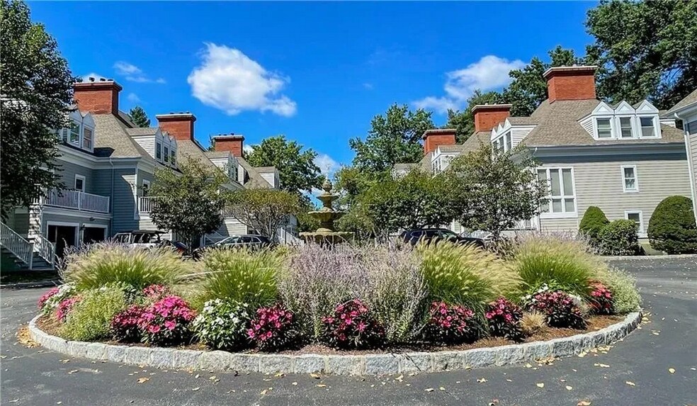 South Gate Condominiums - 450 Center St