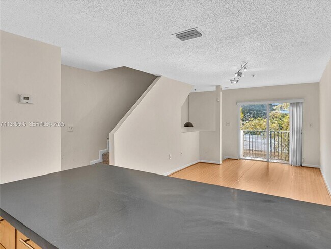 Building Photo - 240 SW 15th Rd