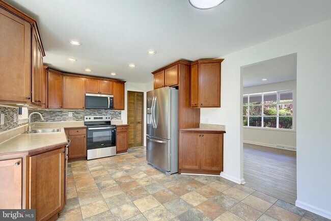 Building Photo - 6417 Kaine Dr
