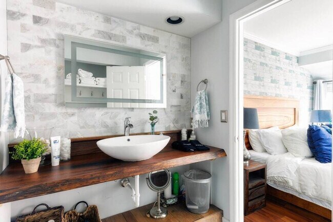 Building Photo - 125 Lea Ave