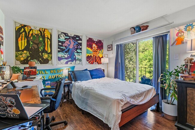 Building Photo - CENTURY 203