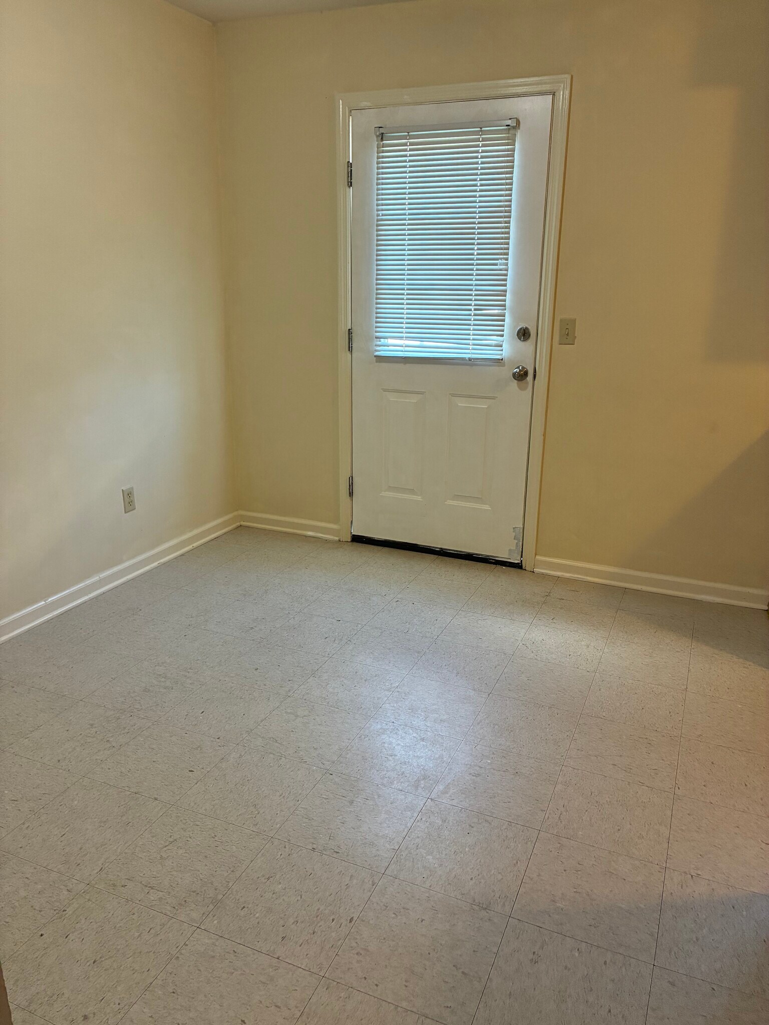 Building Photo - 1009 Merrick Dr