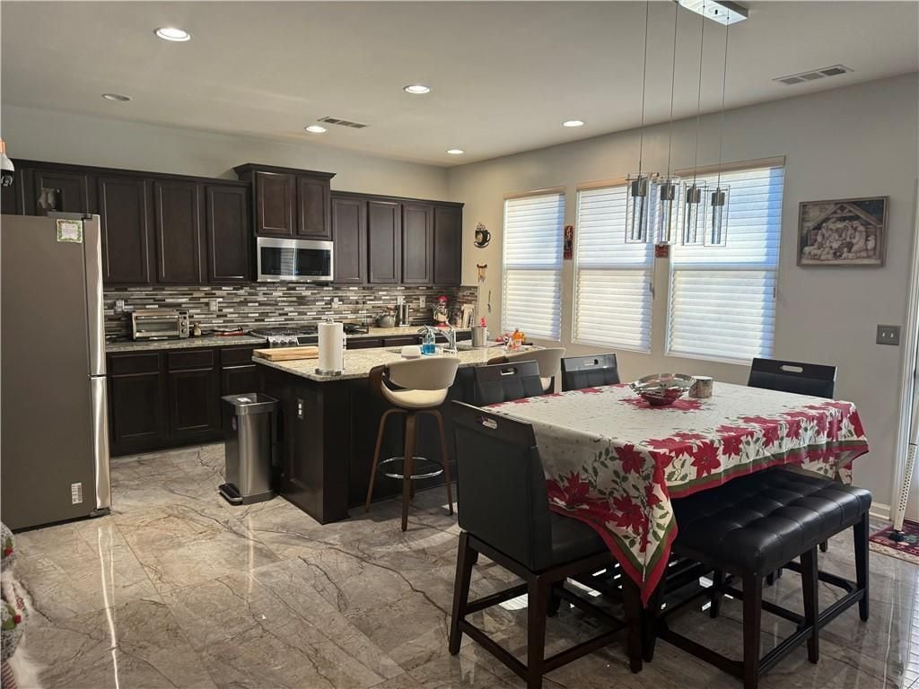 Building Photo - 1489 Washington Rose Ave