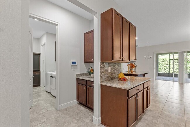 Building Photo - 2460 Promenade Dr