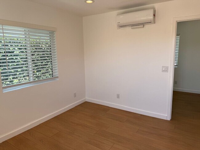Building Photo - 5300 Glasgow Ct