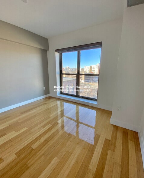 Building Photo - 1088 Boylston St