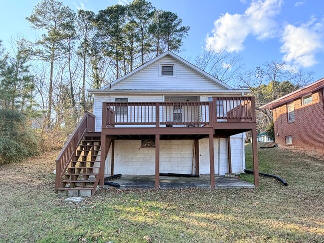 Building Photo - 417 S Hill Ave