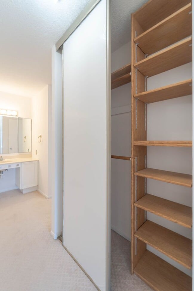 Building Photo - 8370 Greensboro Dr