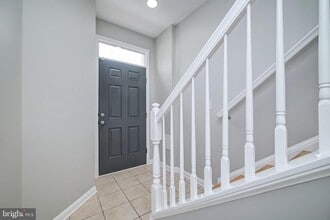 Building Photo - 252 Hemingway Dr