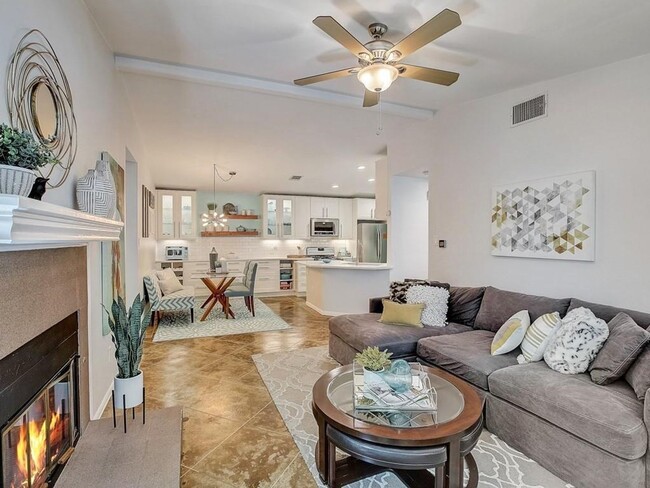 Building Photo - 12909 Modena Trail