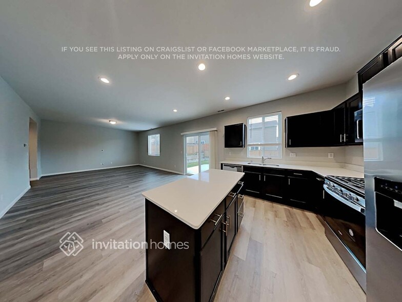 Building Photo - 9012 171st St NE