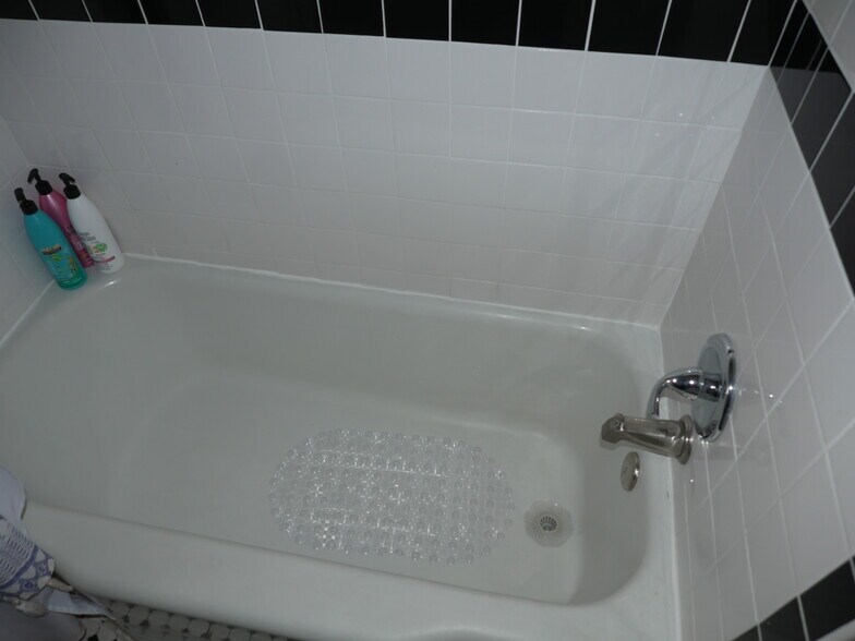 Restroom and bathroom - 1065 Atlantic Dr NW