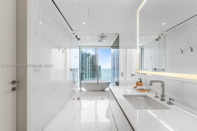 Building Photo - 300 Biscayne Blvd